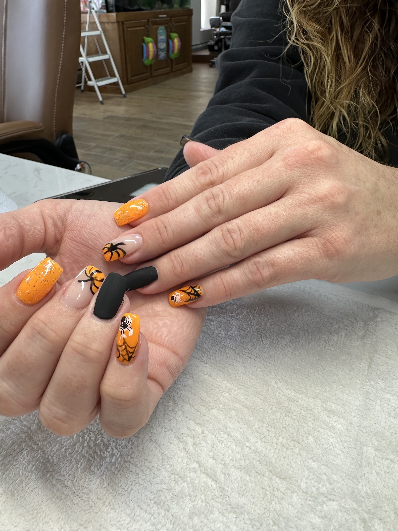 Jenny K Nails logo